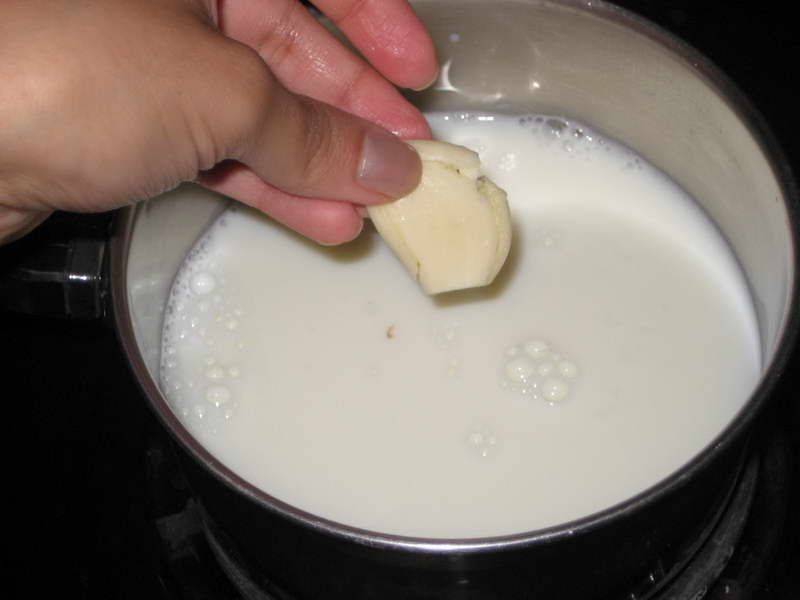 Чеснок в молоке от кашля